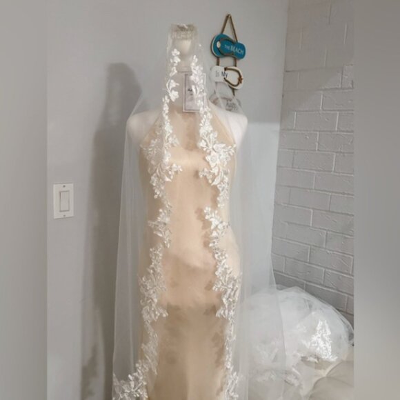 Mantilla Wedding Veil Royal Length main image 7